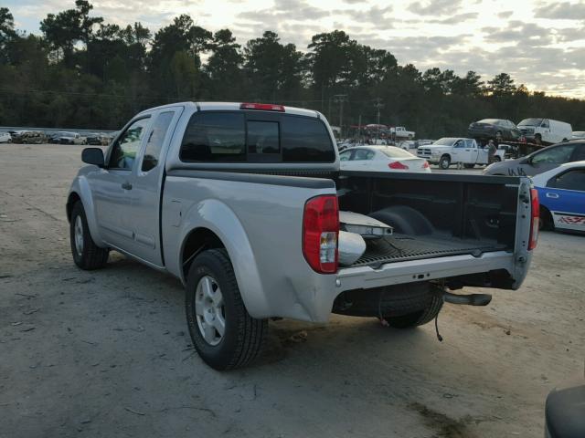 1N6AD06U48C429474 - 2008 NISSAN FRONTIER K SILVER photo 3