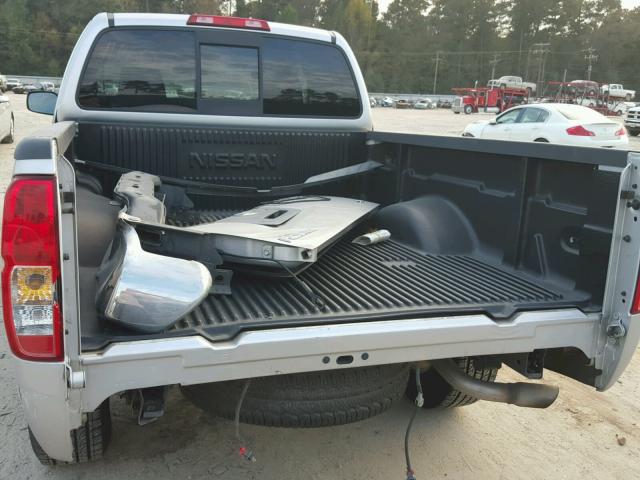 1N6AD06U48C429474 - 2008 NISSAN FRONTIER K SILVER photo 9