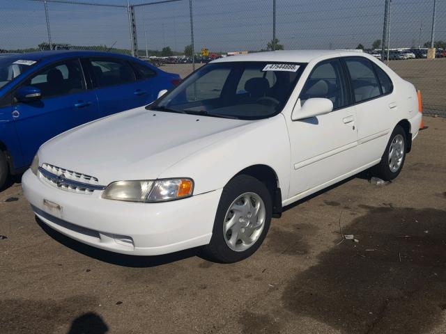 1N4DL01D8XC252054 - 1999 NISSAN ALTIMA XE WHITE photo 2