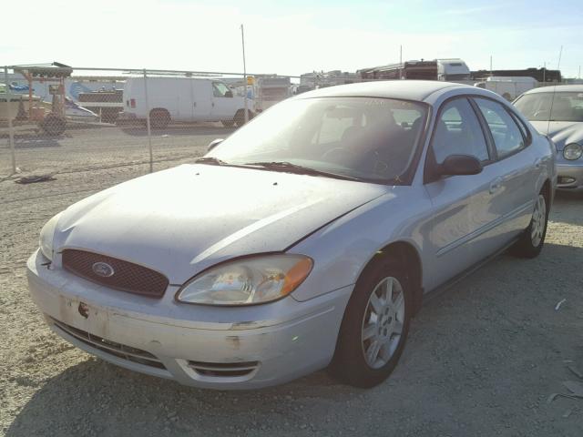 1FAFP53U85A307800 - 2005 FORD TAURUS SE SILVER photo 2