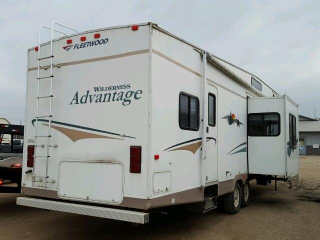 1ED5F362954283101 - 2005 WILD ADVANTAGE WHITE photo 4