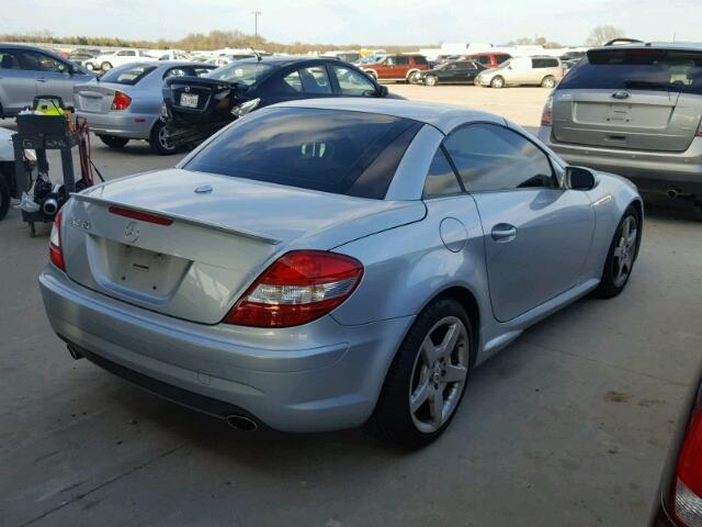 WDBWK54F98F178092 - 2008 MERCEDES-BENZ SLK 280 BLUE photo 4