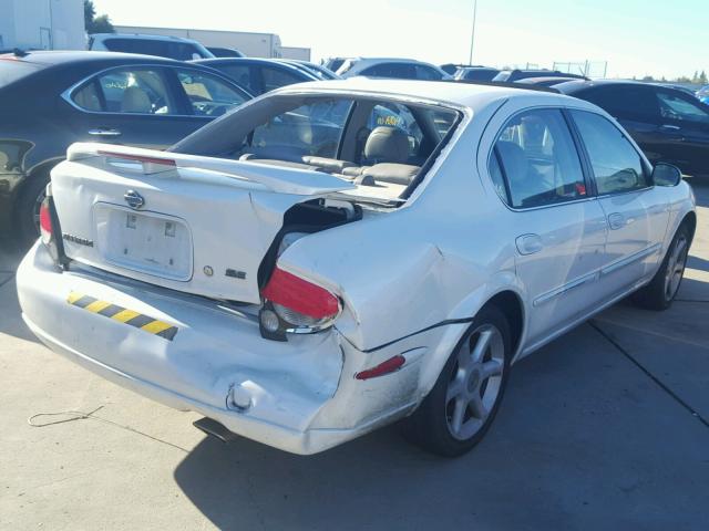 JN1CA31A5YT034029 - 2000 NISSAN MAXIMA GLE WHITE photo 4