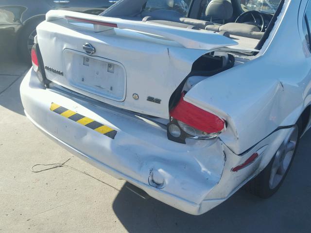 JN1CA31A5YT034029 - 2000 NISSAN MAXIMA GLE WHITE photo 9