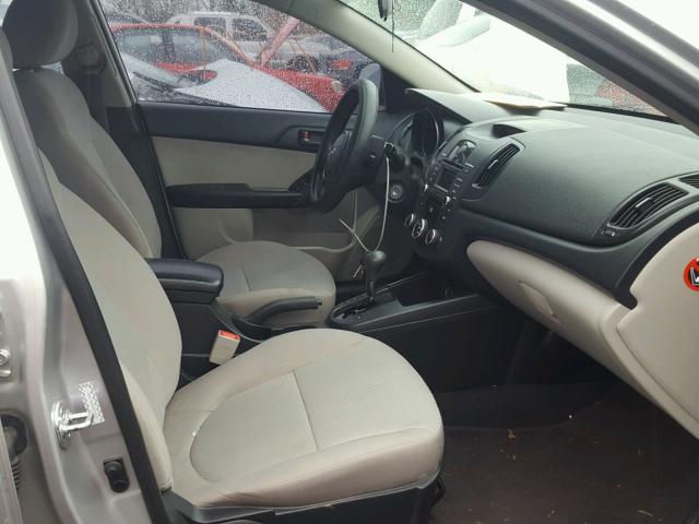 KNAFU4A23A5243552 - 2010 KIA FORTE EX SILVER photo 5