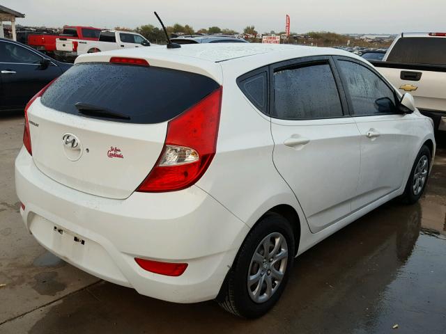 KMHCT5AE2DU064482 - 2013 HYUNDAI ACCENT GLS WHITE photo 4