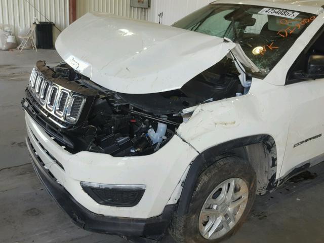 3C4NJCAB9JT105435 - 2018 JEEP COMPASS SP WHITE photo 9