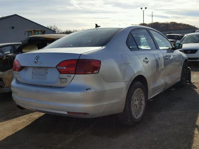 3VWD17AJ3EM360492 - 2014 VOLKSWAGEN JETTA SE SILVER photo 4