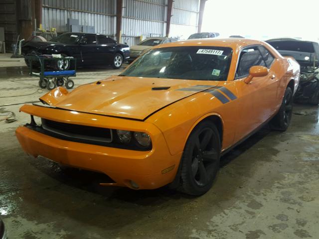 2C3CDYAG4EH139387 - 2014 DODGE CHALLENGER ORANGE photo 2