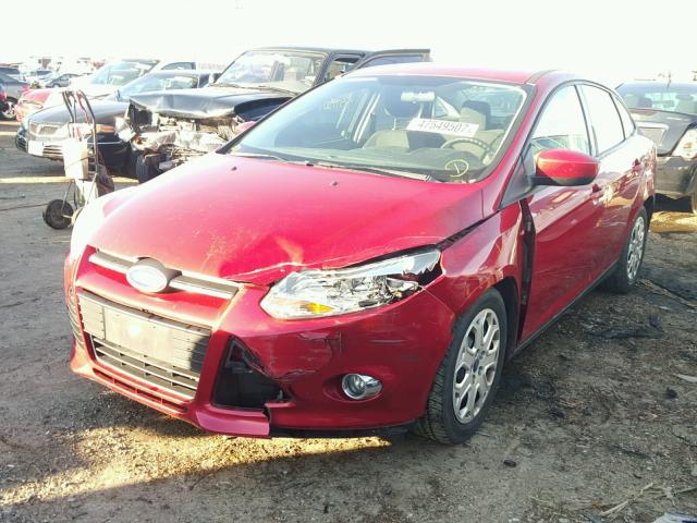 1FAHP3F2XCL153387 - 2012 FORD FOCUS SE RED photo 2