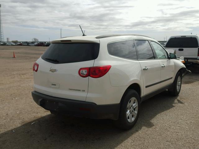 1GNKRFED8CJ316068 - 2012 CHEVROLET TRAVERSE L WHITE photo 4