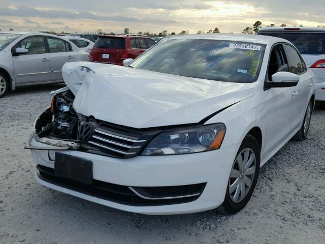 1VWAP7A37DC045763 - 2013 VOLKSWAGEN PASSAT S WHITE photo 2