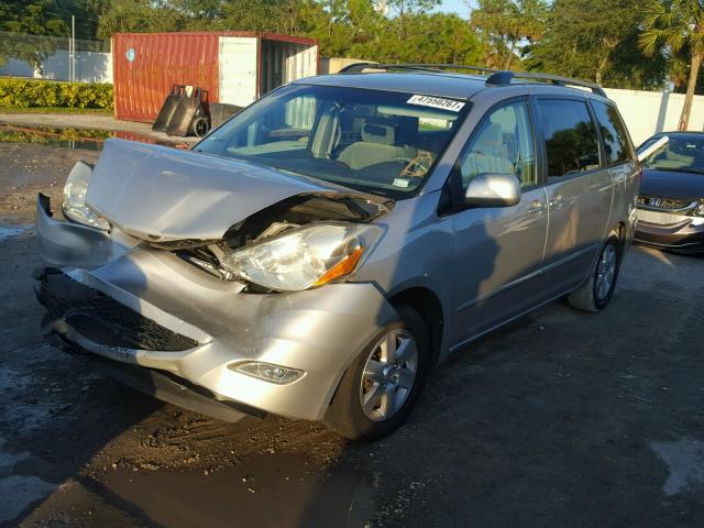 5TDZA22C56S395144 - 2006 TOYOTA SIENNA XLE SILVER photo 2