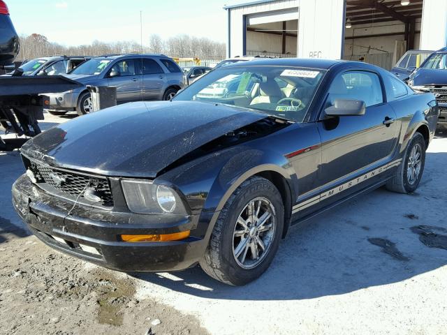 1ZVFT80N875227197 - 2007 FORD MUSTANG BLACK photo 2