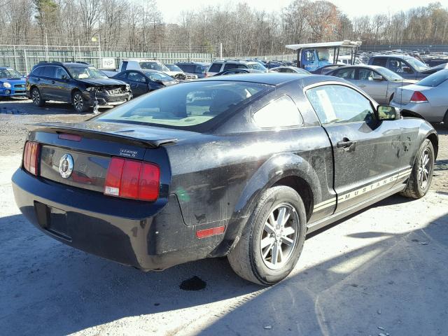 1ZVFT80N875227197 - 2007 FORD MUSTANG BLACK photo 4