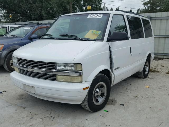 1GNDM19X62B138829 - 2002 CHEVROLET ASTRO WHITE photo 2