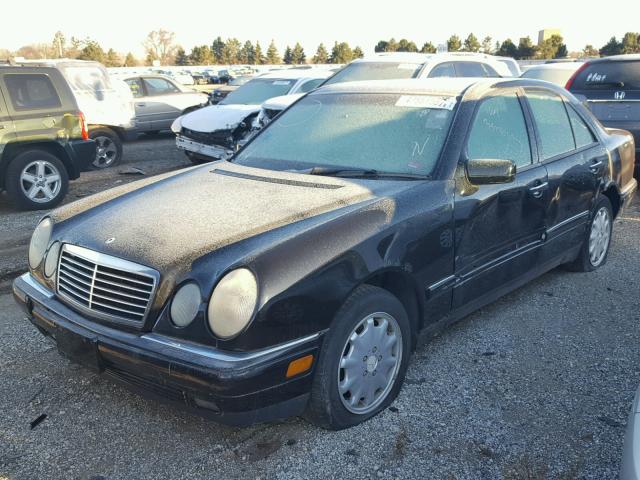 WDBJF55F5VA293228 - 1997 MERCEDES-BENZ E 320 BLACK photo 2