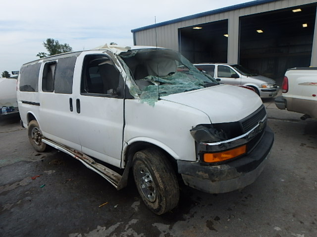 1GAHG35K391176387 - 2009 CHEVROLET EXPRESS G3 WHITE photo 1