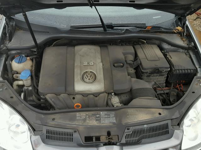 WVWDR71KX7W214727 - 2007 VOLKSWAGEN RABBIT GRAY photo 7