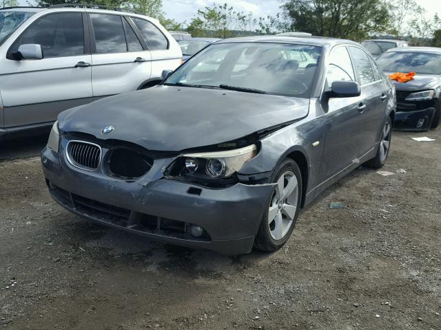 WBANF73546CG69982 - 2006 BMW 530 XI GRAY photo 2