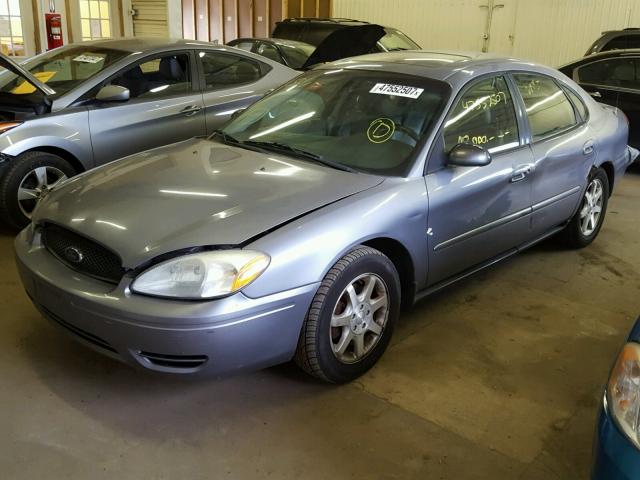 1FAFP56U66A215047 - 2006 FORD TAURUS SEL GRAY photo 2