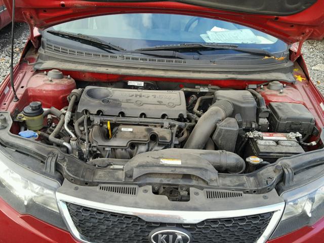 KNAFU4A21C5557719 - 2012 KIA FORTE EX RED photo 7