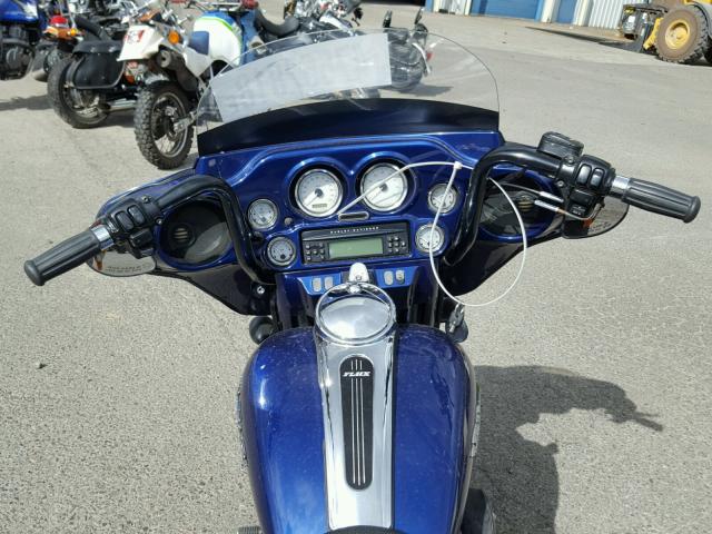 1HD1KBW116Y709975 - 2006 HARLEY-DAVIDSON FLHXI BLUE photo 5