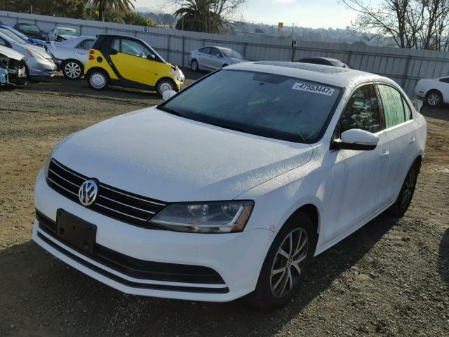 3VWDB7AJ6HM242793 - 2017 VOLKSWAGEN JETTA SE WHITE photo 2