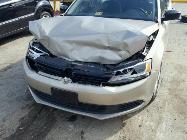 3VW2K7AJ0DM276410 - 2013 VOLKSWAGEN JETTA BASE GOLD photo 9