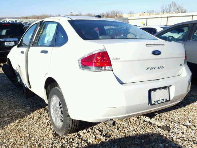 1FAHP3FN1BW112315 - 2011 FORD FOCUS SE WHITE photo 3