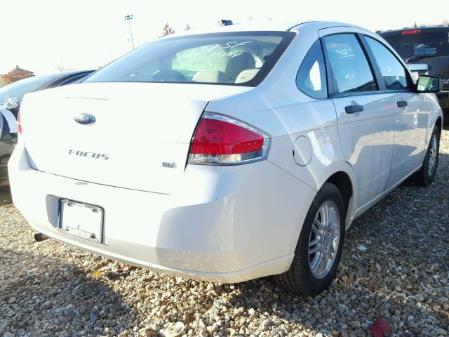 1FAHP3FN1BW112315 - 2011 FORD FOCUS SE WHITE photo 4