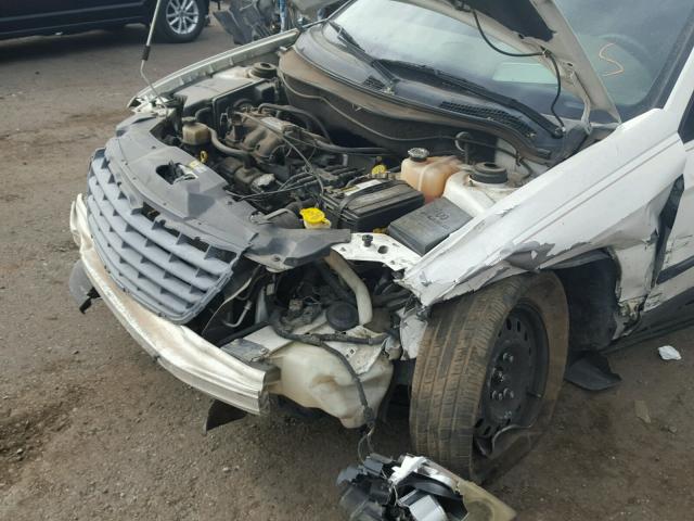 2C8GM48L35R521296 - 2005 CHRYSLER PACIFICA WHITE photo 9