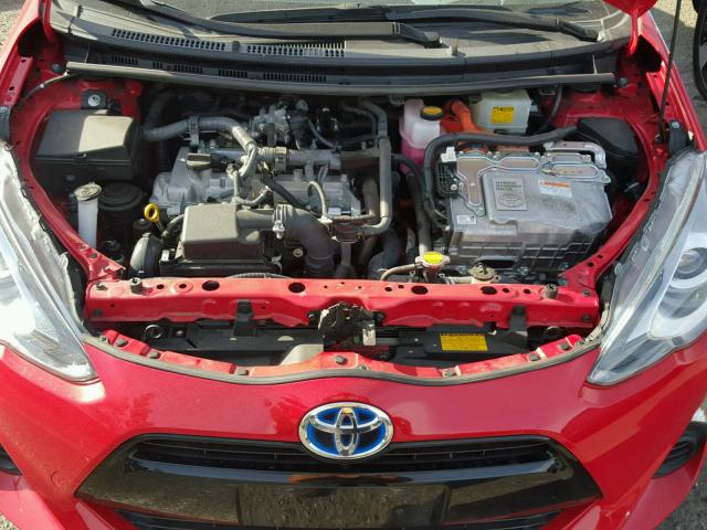 JTDKDTB30F1576082 - 2015 TOYOTA PRIUS C RED photo 7