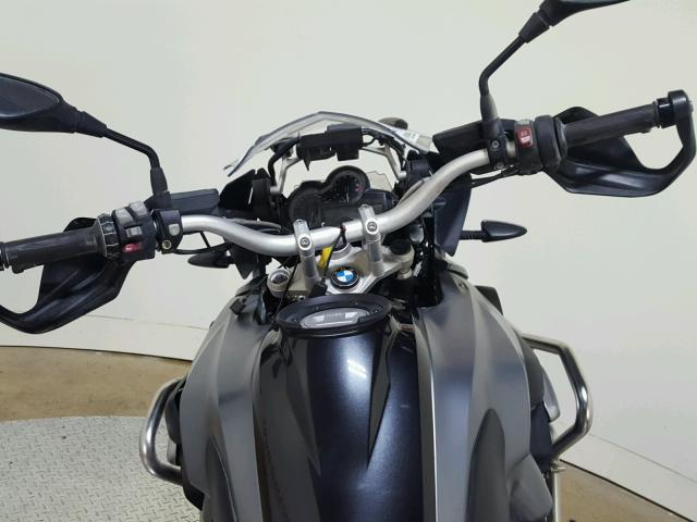 WB10A1100EZ185586 - 2014 BMW R1200 GS GRAY photo 18