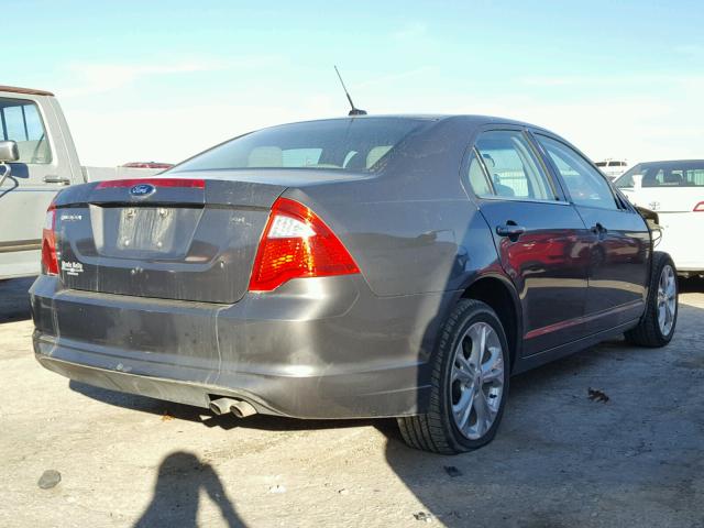 3FAHP0HA5CR305077 - 2012 FORD FUSION SE GRAY photo 4