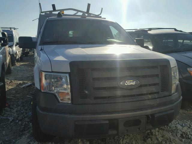 1FTMF1CW3AKA46482 - 2010 FORD F150 WHITE photo 9