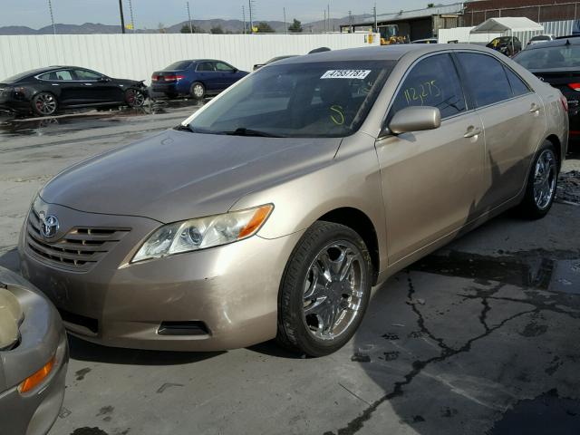 JTNBE46K473006964 - 2007 TOYOTA CAMRY NEW GOLD photo 2