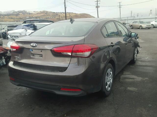 3KPFK4A7XHE156637 - 2017 KIA FORTE LX BROWN photo 4