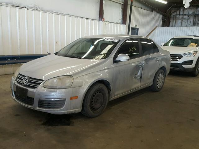 3VWPF71K56M758246 - 2006 VOLKSWAGEN JETTA VALU SILVER photo 2