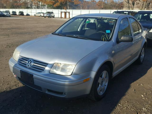 3VWRF29M7YM145016 - 2000 VOLKSWAGEN JETTA SILVER photo 2