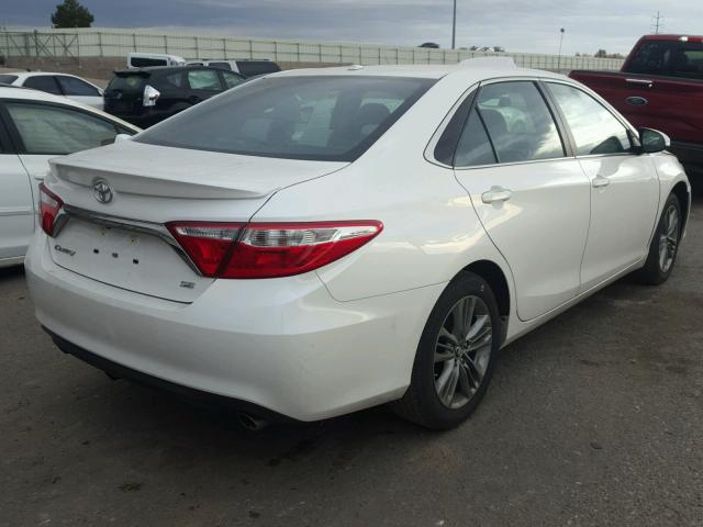 4T1BF1FK5HU320064 - 2017 TOYOTA CAMRY LE თეთრი ფოტო 4