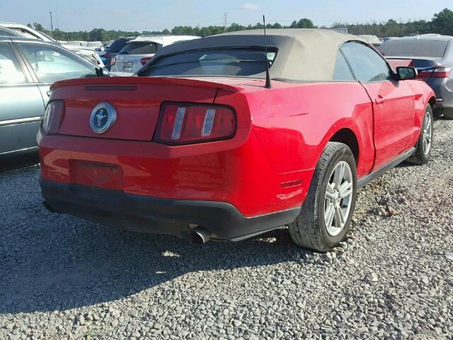 1ZVBP8EM6B5146968 - 2011 FORD MUSTANG RED photo 4