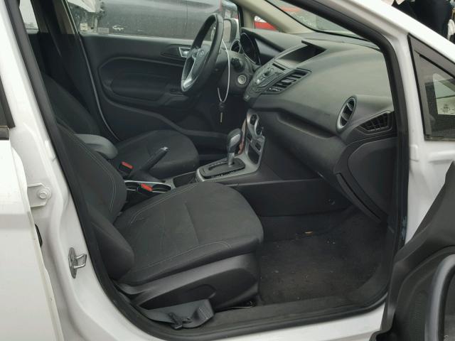 3FADP4BJ2EM190713 - 2014 FORD FIESTA SE WHITE photo 5