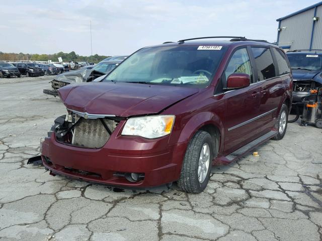 2A8HR54149R528645 - 2009 CHRYSLER TOWN & COU MAROON photo 2