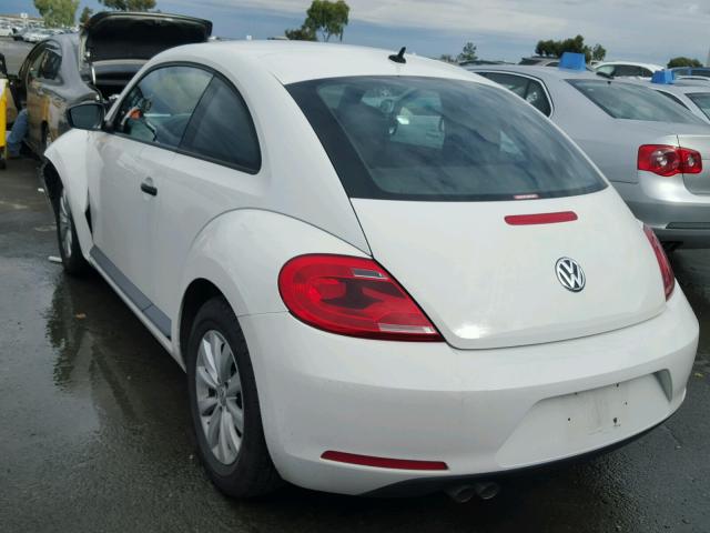 3VWFP7AT1DM667098 - 2013 VOLKSWAGEN BEETLE WHITE photo 3