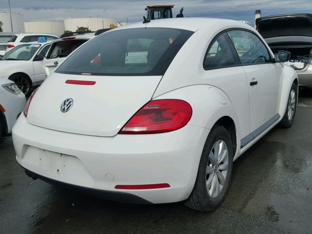 3VWFP7AT1DM667098 - 2013 VOLKSWAGEN BEETLE WHITE photo 4