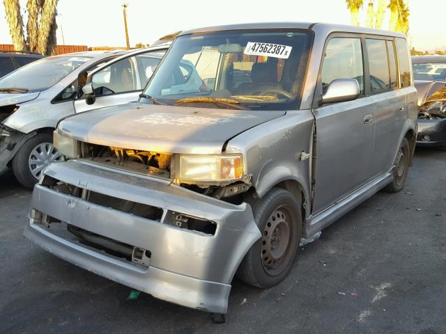 JTLKT324264075466 - 2006 TOYOTA SCION XB SILVER photo 2