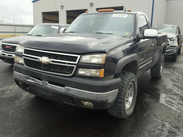 1GCHC24U57E167003 - 2007 CHEVROLET SILVERADO BLACK photo 2