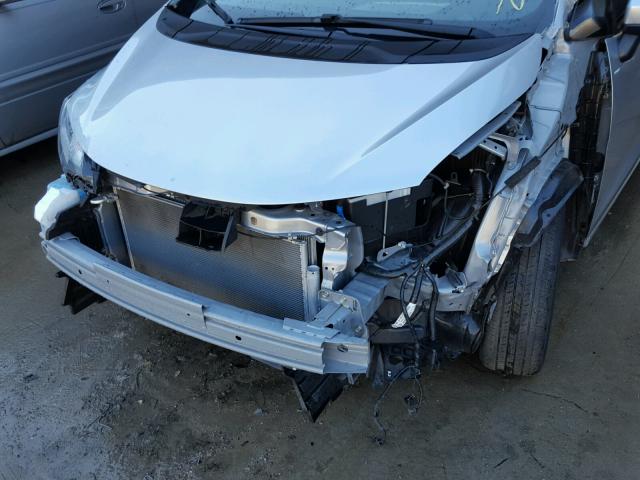 JHMGK5H54GX029829 - 2016 HONDA FIT LX SILVER photo 9