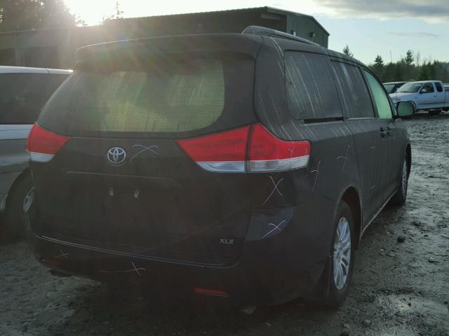 5TDYK3DC9DS402525 - 2013 TOYOTA SIENNA XLE BLACK photo 4